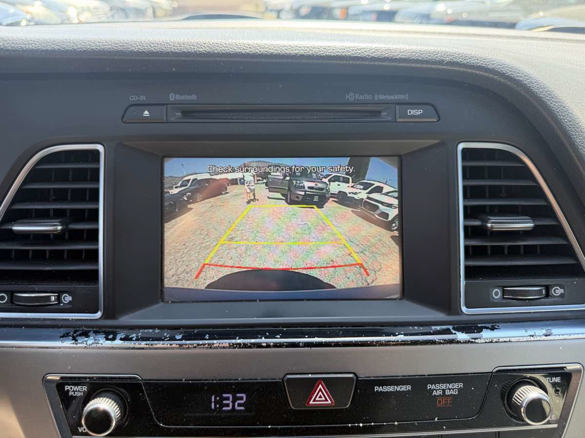 Used 2017 Hyundai Sonata SE FWD image 23