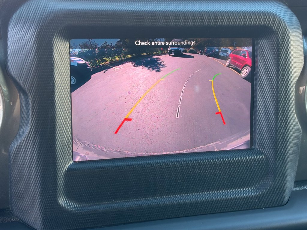 Used 2019 Jeep Wrangler Unlimited Sahara w/ LED Lighting Group AWD/4WD image 31