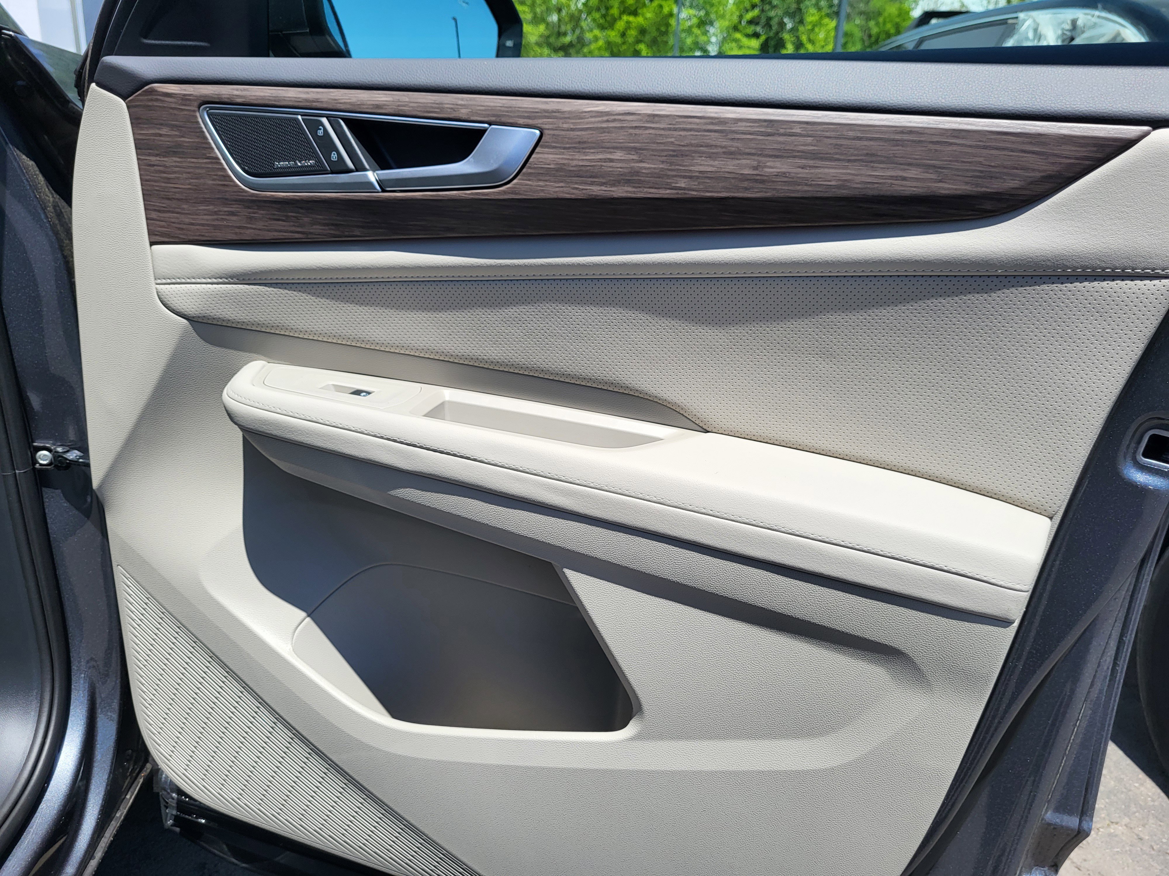 New 2025 Volkswagen Atlas SEL Premium R-Line image 22
