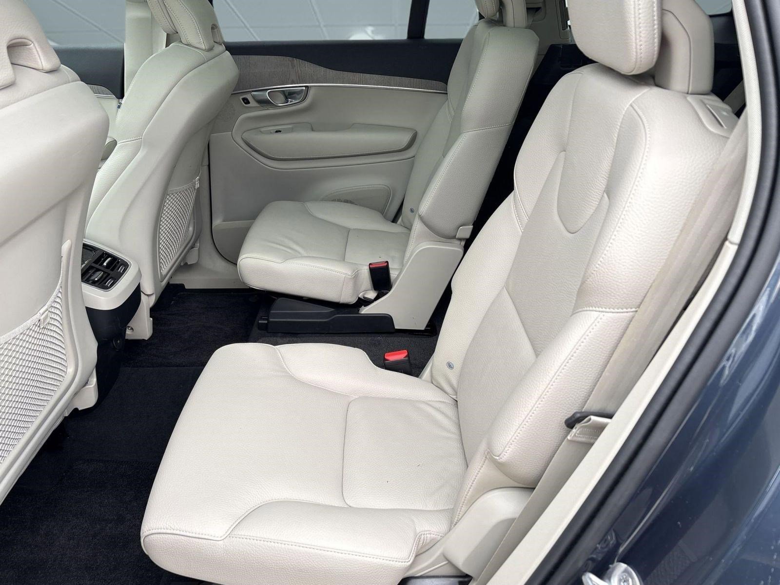 Certified 2024 Volvo XC90 B6 Plus w/ Protection Package Premier image 15