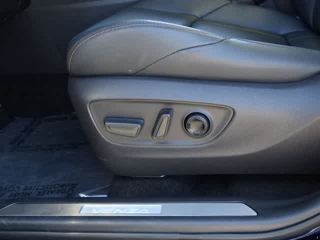 Certified 2023 Toyota Venza Limited AWD/4WD image 17