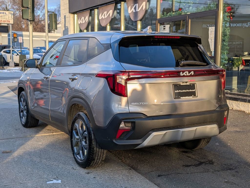 Certified 2025 Kia Seltos LX image 9