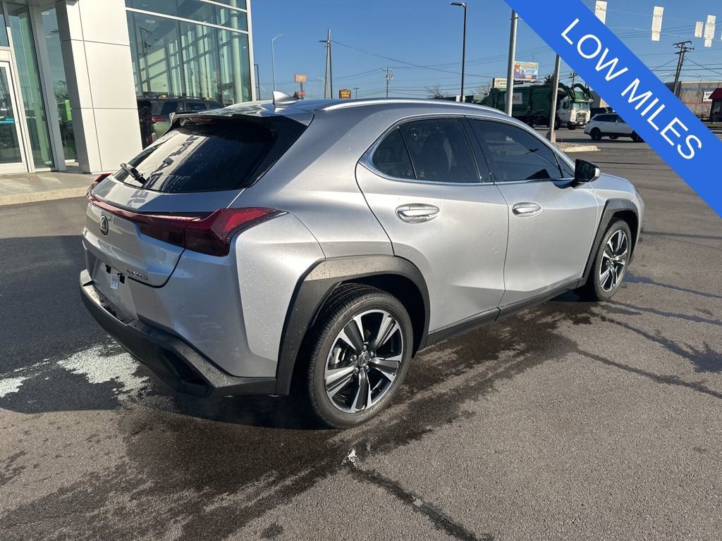 Used 2025 Lexus UX 300h FWD image 6