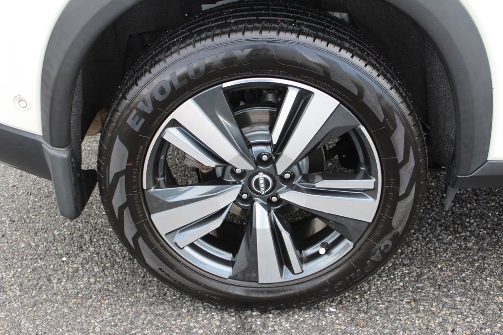 Used 2022 Nissan Rogue Platinum w/ Head-Up Display Package image 36