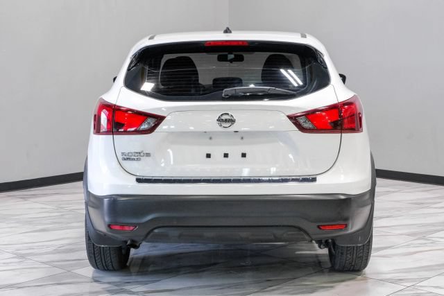 Used 2018 Nissan Rogue Sport S w/ S Appearance Package FWD image 13