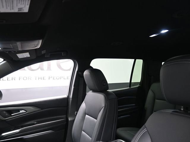 Used 2025 Chevrolet Traverse LT image 17