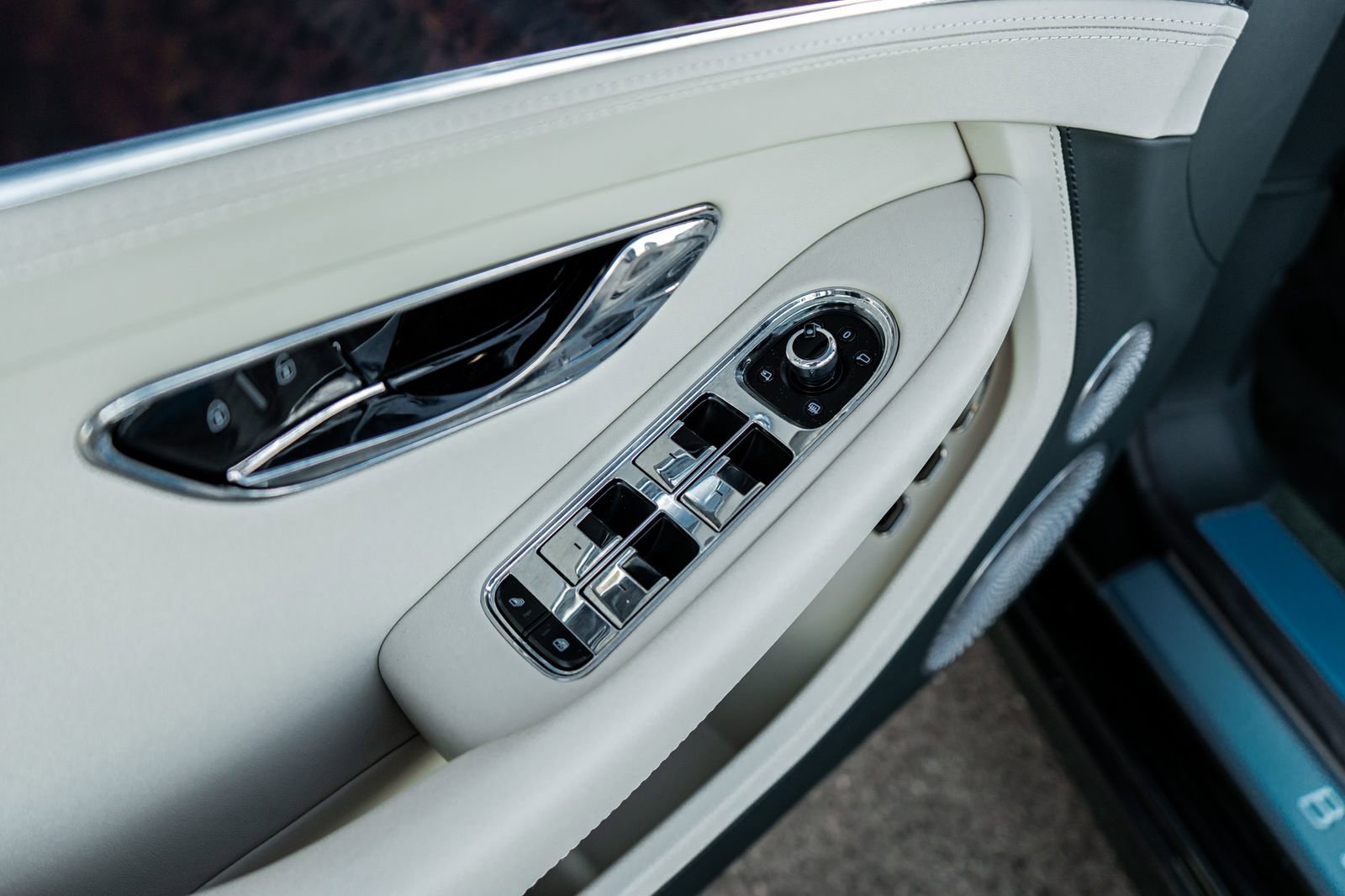 New 2026 Bentley Continental GTC image 25