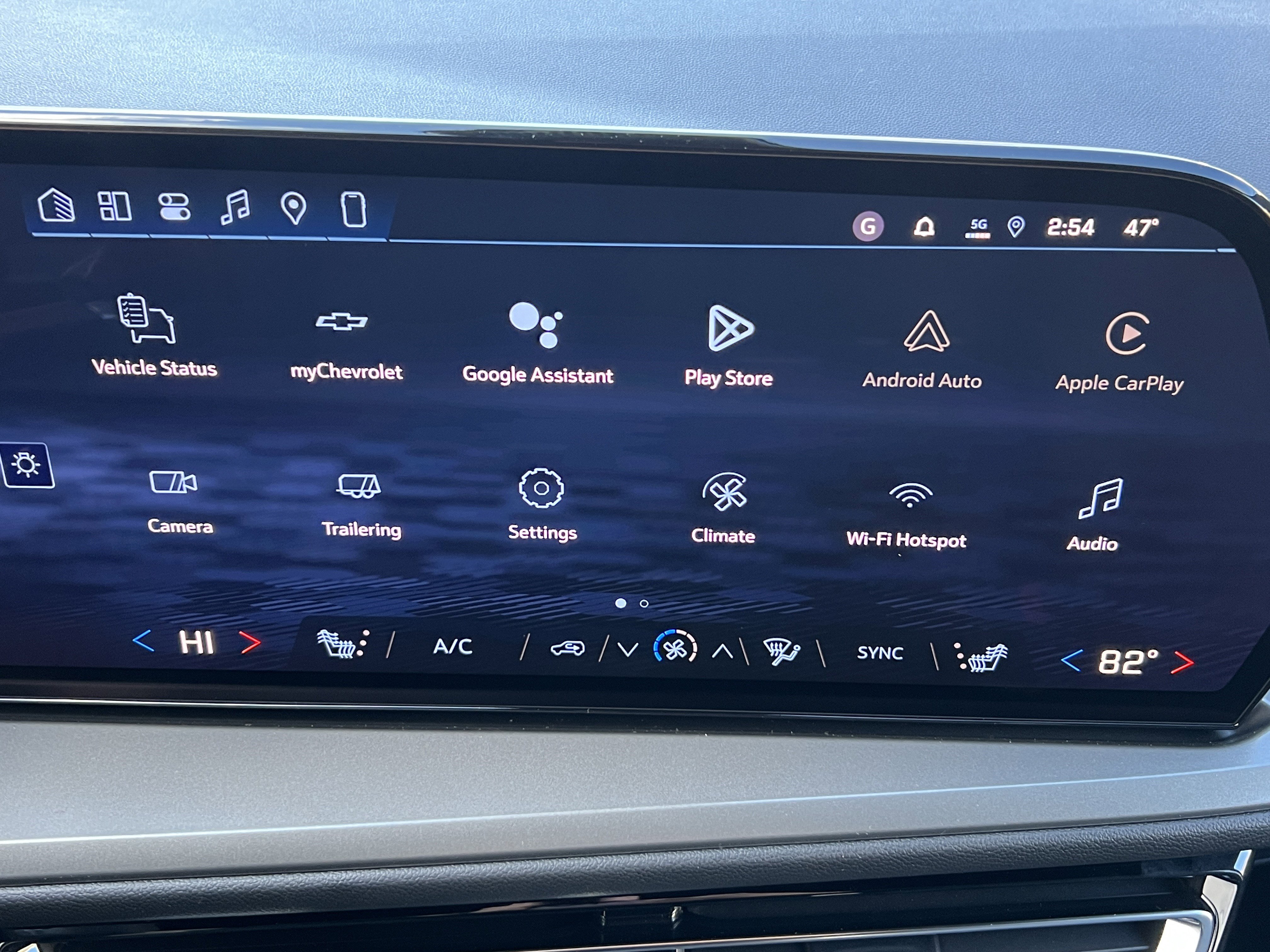 New 2026 Chevrolet Traverse LT image 12