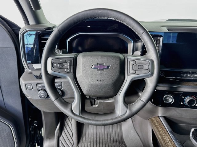 Used 2024 Chevrolet Silverado 1500 LT Trail Boss AWD/4WD image 12