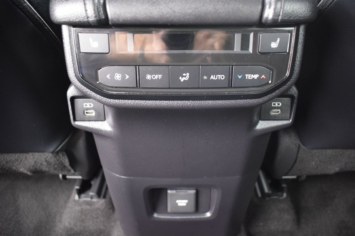 Used 2024 Toyota Grand Highlander AWD image 16