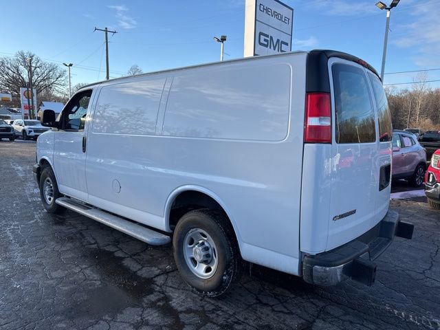 Used 2022 Chevrolet Express 2500 w/ Driver Convenience Package image 4