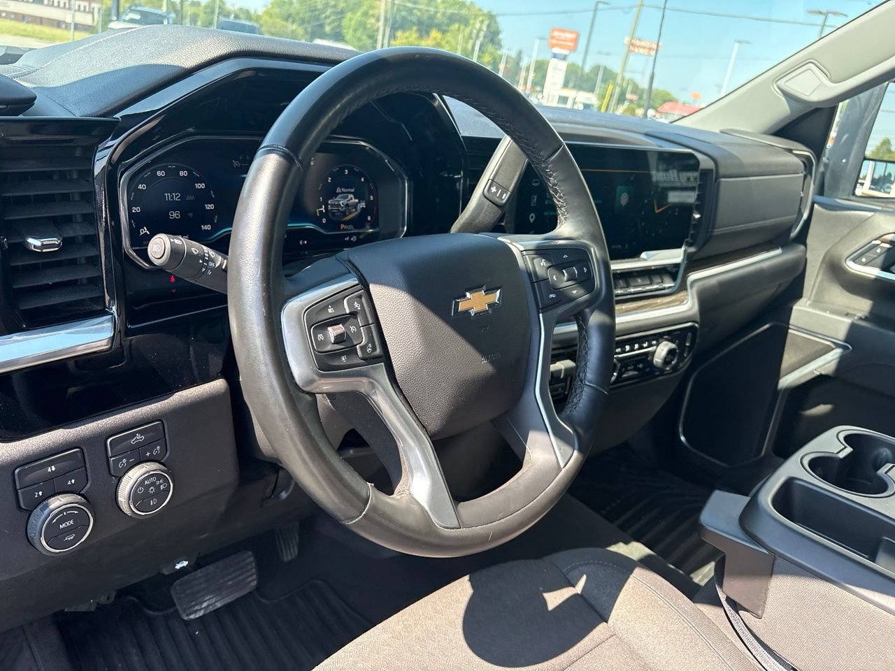 Used 2025 Chevrolet Silverado 2500 LT w/ Convenience Package AWD/4WD image 3