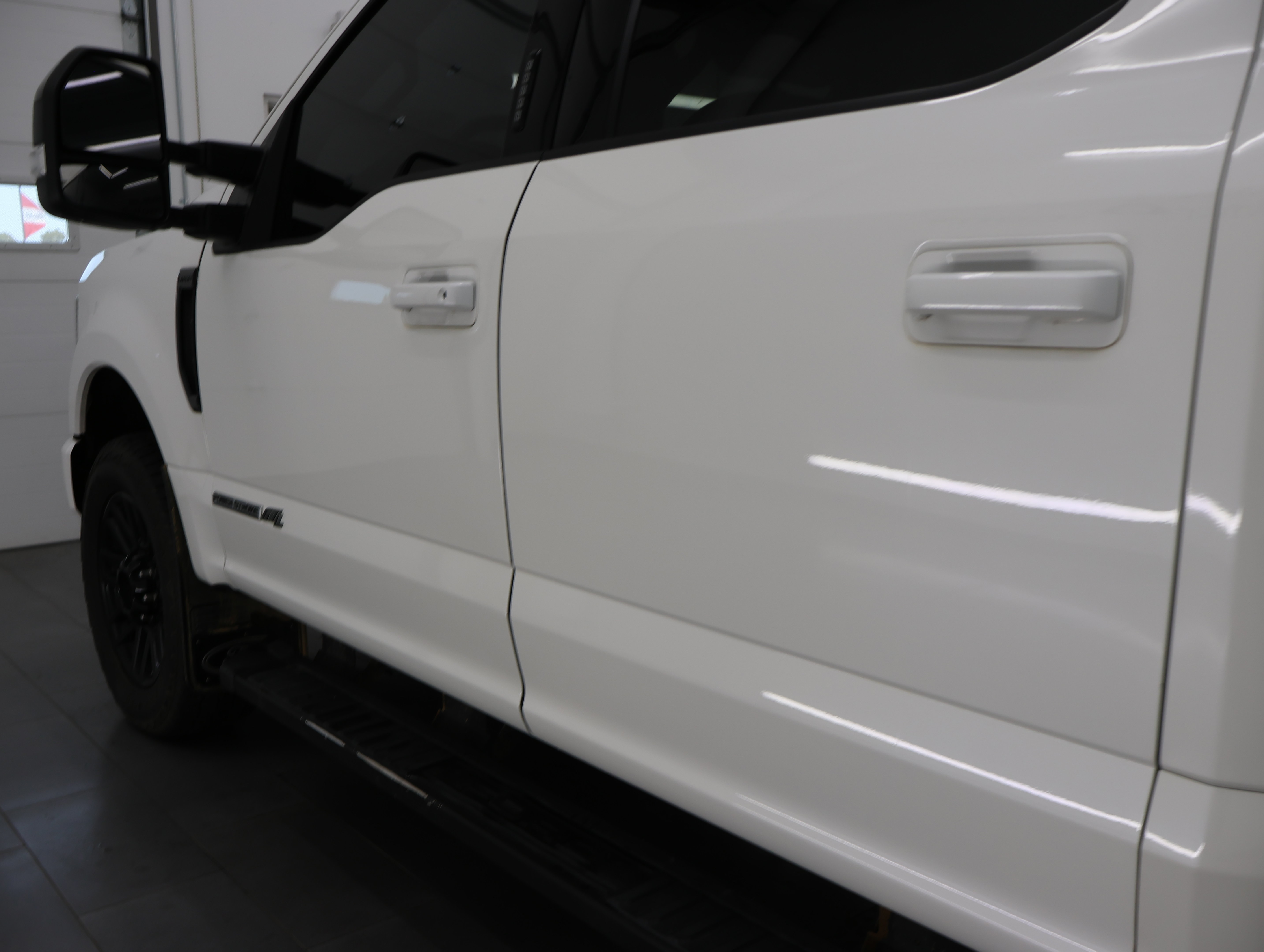 Used 2022 Ford F350 Lariat w/ Black Appearance Package AWD/4WD image 31