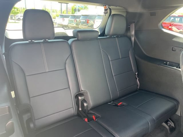 Used 2026 GMC Acadia Elevation w/ Elevation Premium Package FWD image 38