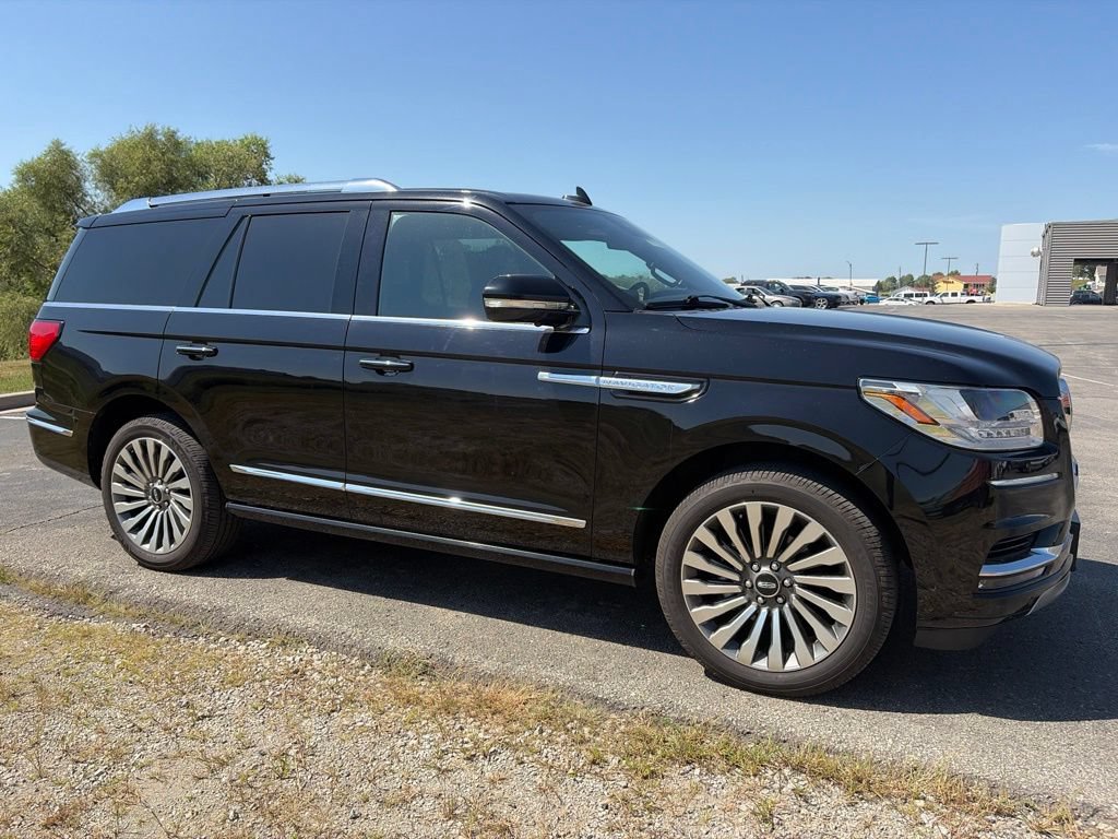 Used 2020 Lincoln Navigator Reserve w/ Luxury Package AWD/4WD image 3