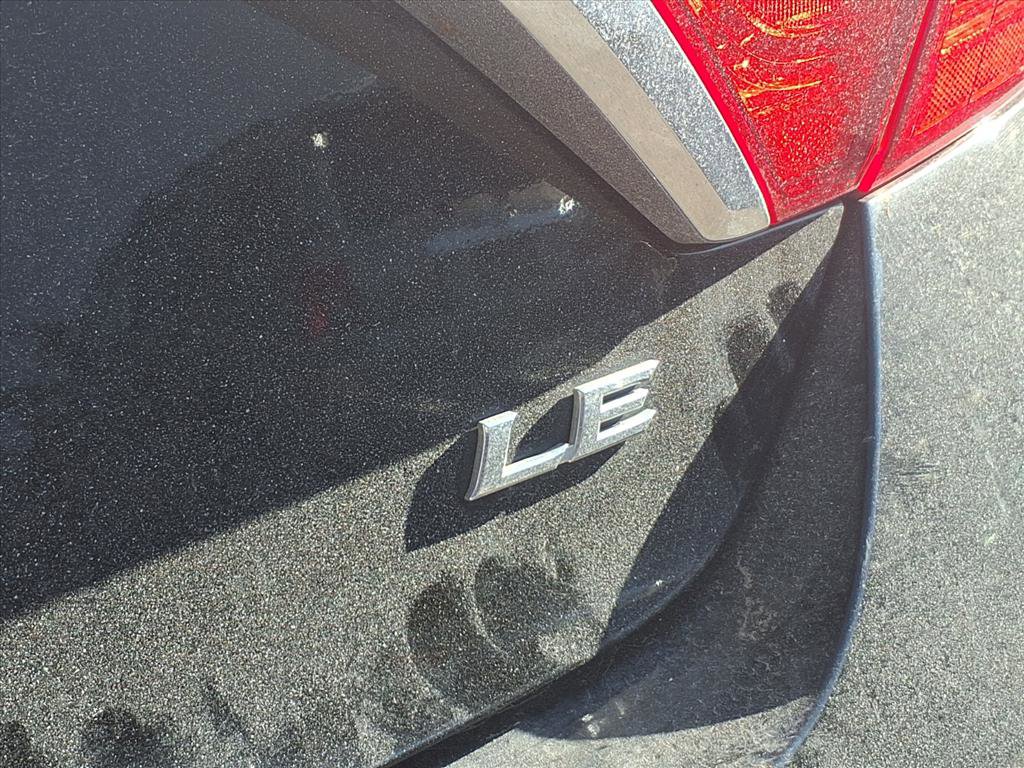 Used 2017 Toyota Camry LE image 34