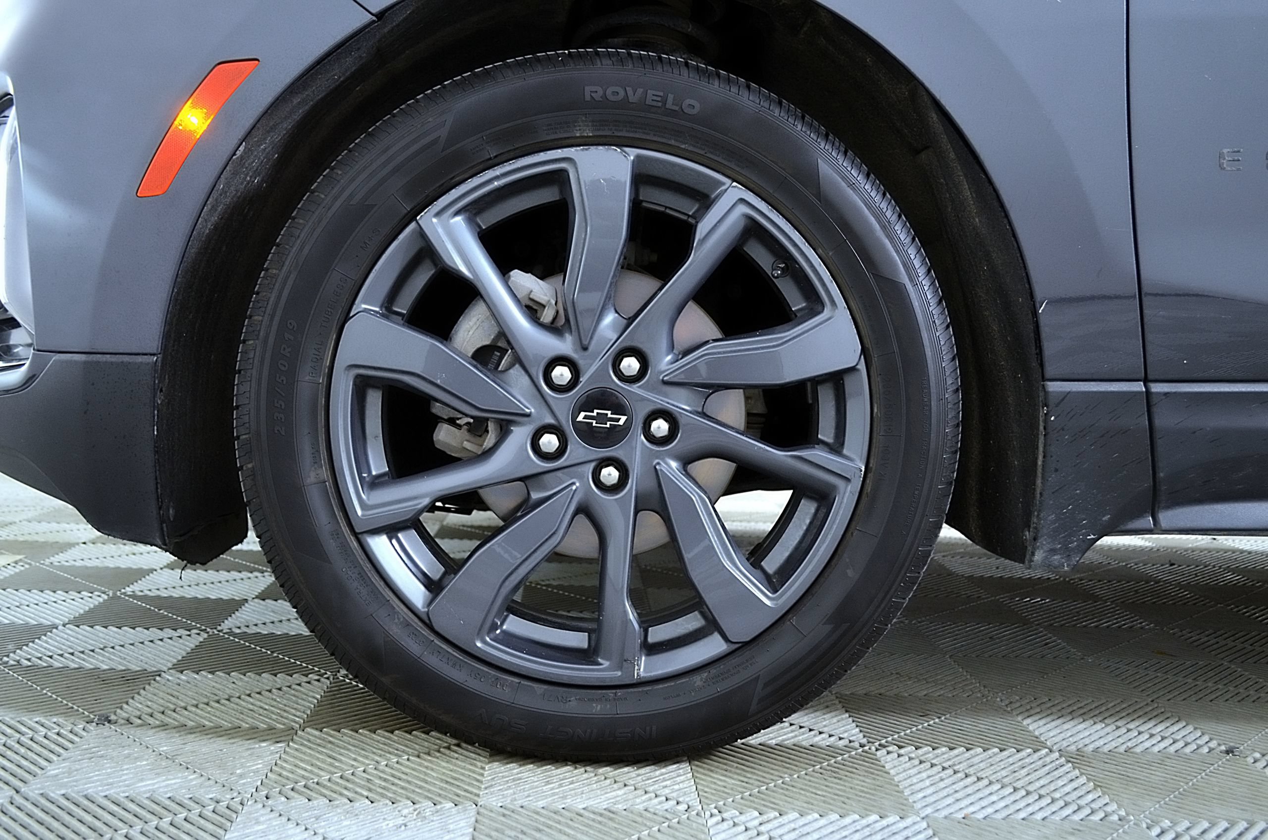 Used 2022 Chevrolet Equinox RS w/ Infotainment Package FWD image 12