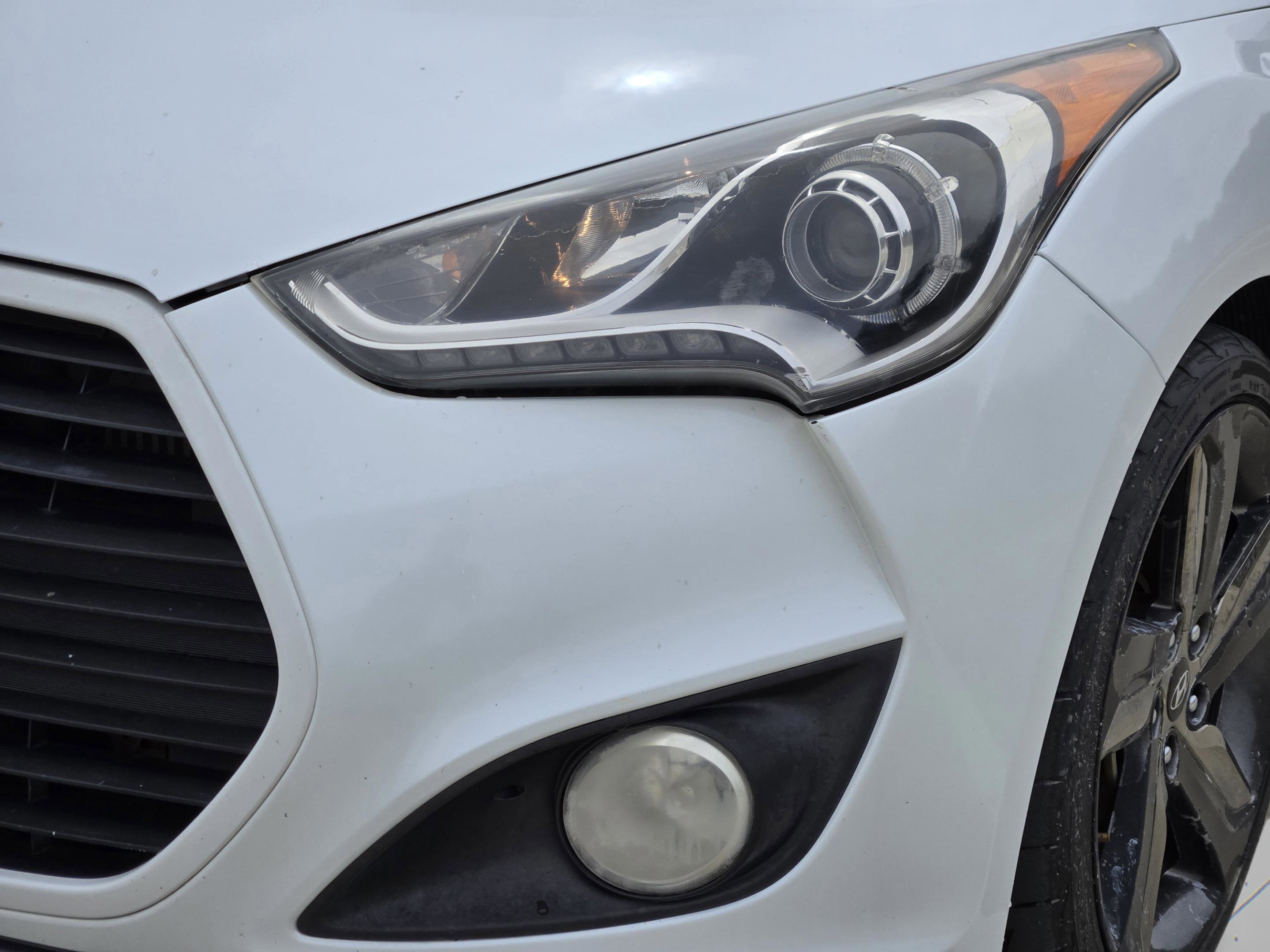 Used 2015 Hyundai Veloster Turbo FWD image 29