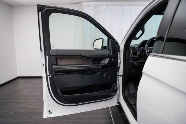 Used 2020 Ford Expedition Max Limited RWD image 16