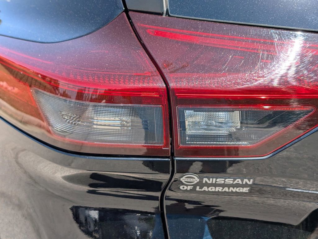 Used 2023 Nissan Rogue SV w/ SV Premium B Package FWD image 13