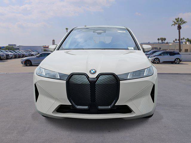 New 2026 BMW iX xDrive60 w/ Premium Package image 2