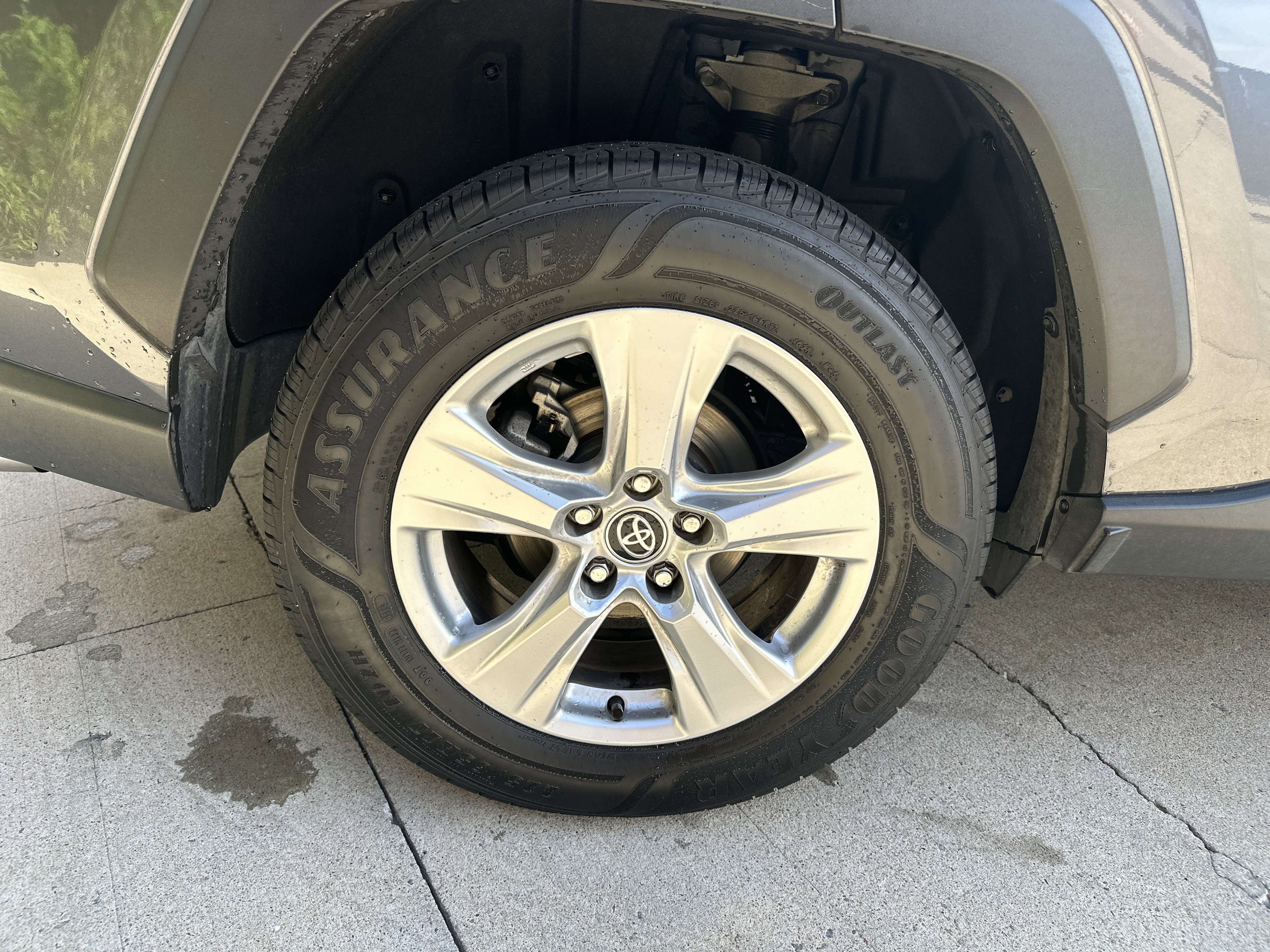 Used 2020 Toyota RAV4 XLE w/ Convenience Package AWD/4WD image 36