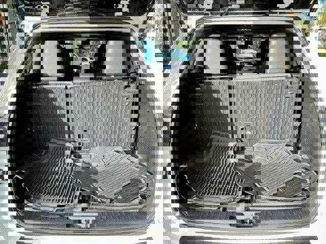 Used 2020 Toyota Highlander XLE image 12