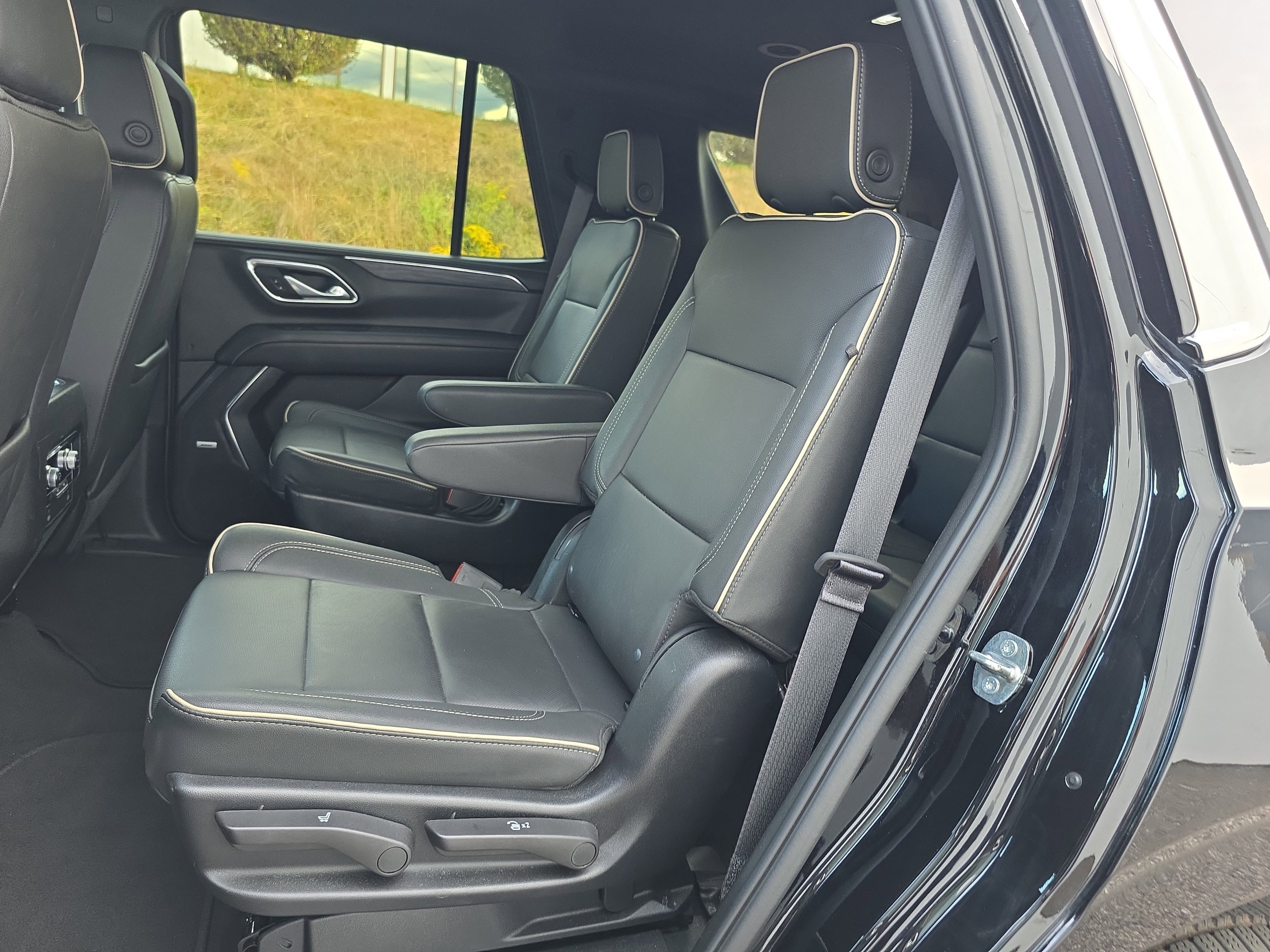 Used 2024 GMC Yukon SLT image 14