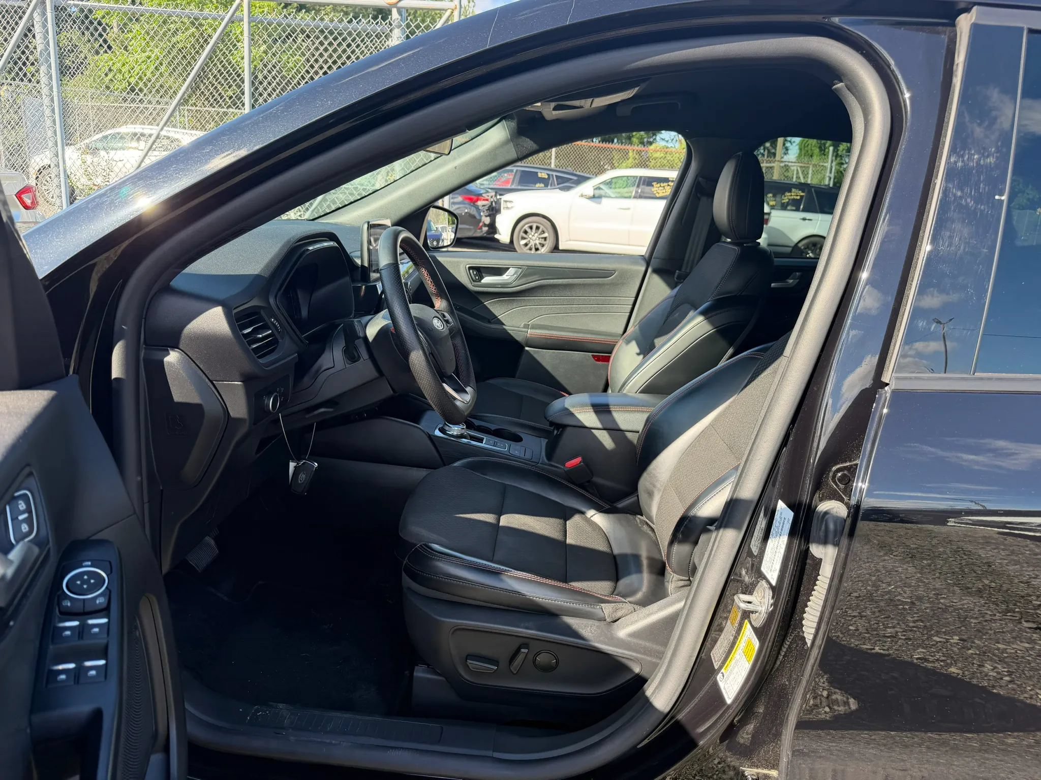 Used 2025 Ford Escape ST-Line AWD/4WD image 25