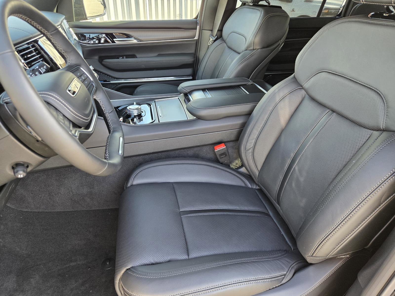 New 2026 Jeep Grand Wagoneer Summit w/ Premium Group III image 24