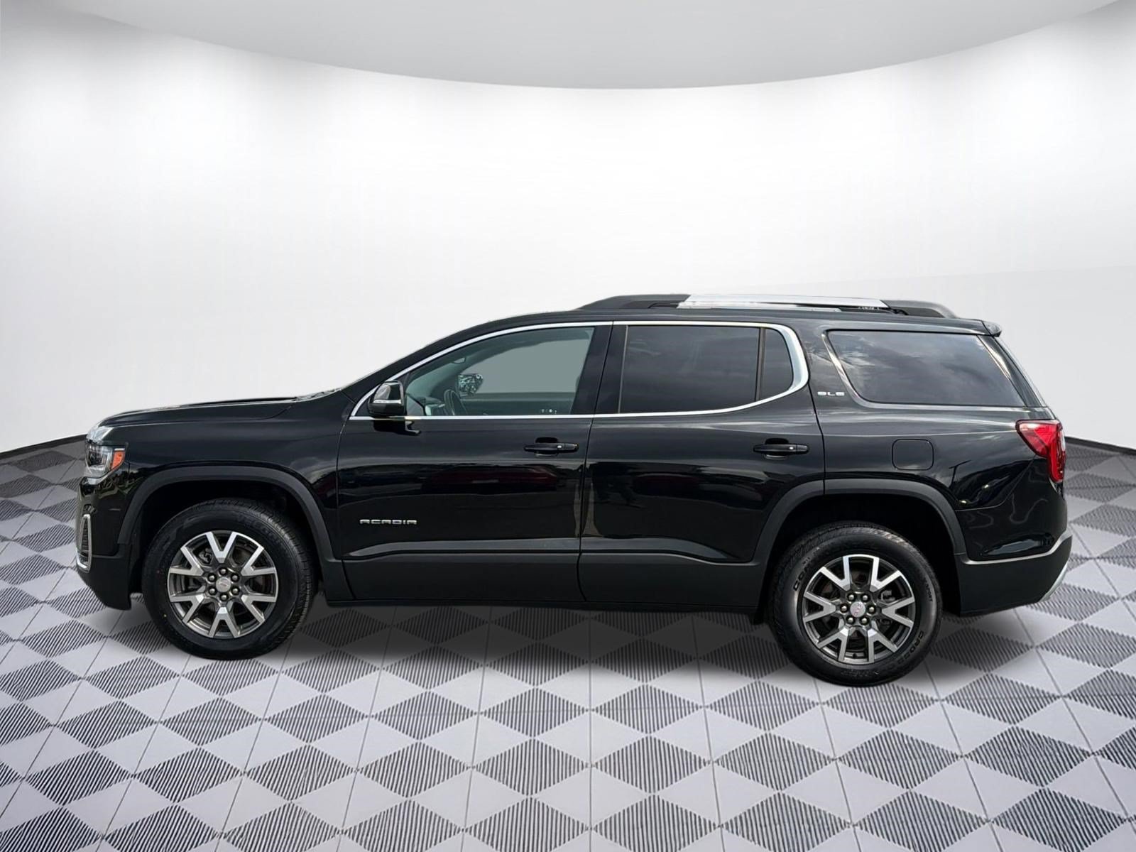 Used 2023 GMC Acadia SLE w/ Driver Convenience Package AWD/4WD image 2