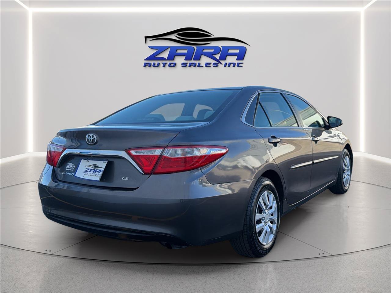 Used 2015 Toyota Camry LE FWD image 7