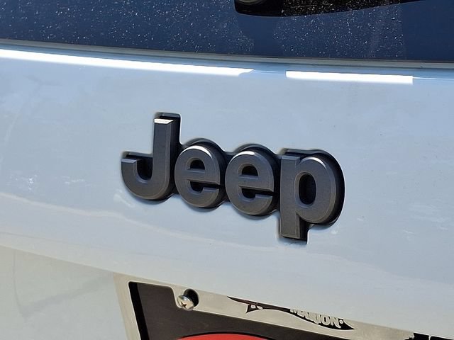 Used 2022 Jeep Cherokee Trailhawk AWD/4WD image 29