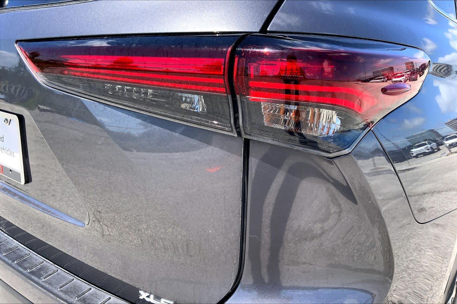 Used 2024 Toyota Highlander XLE FWD image 30
