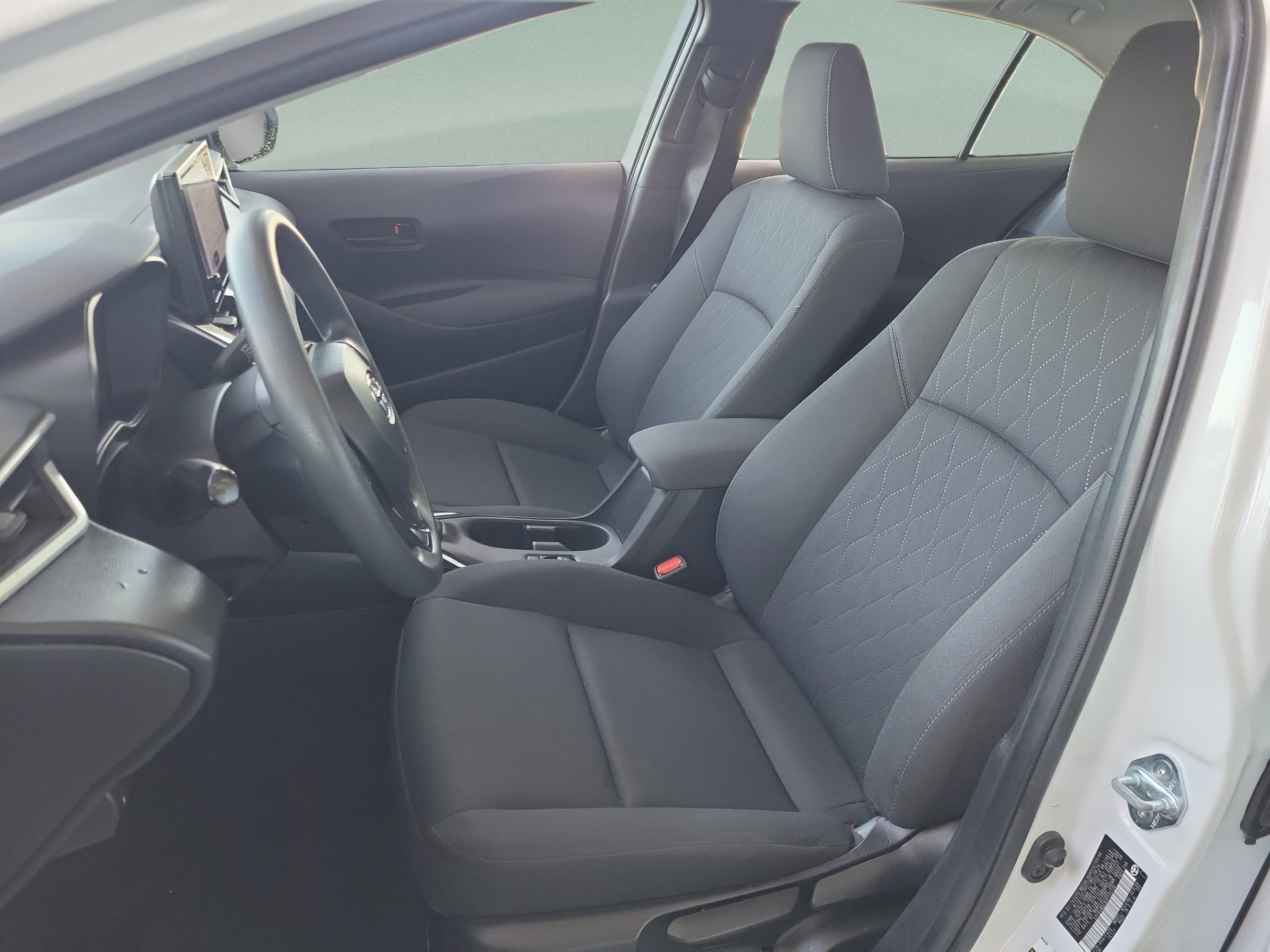 Used 2025 Toyota Corolla LE FWD image 11