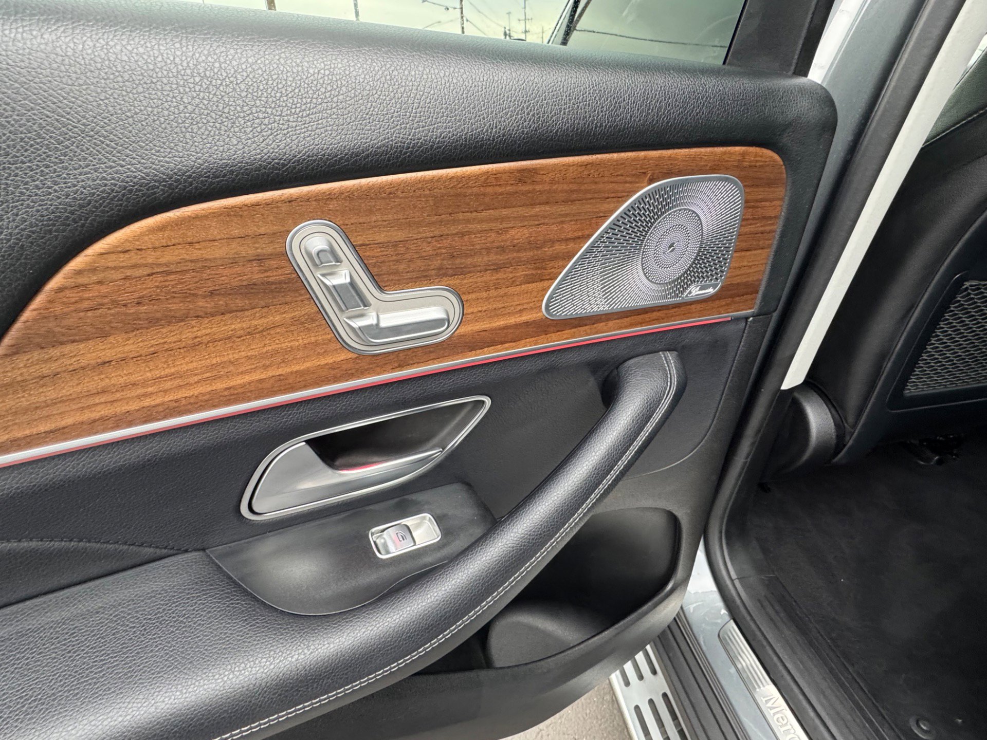 Used 2020 Mercedes-Benz GLS 450 4MATIC image 9