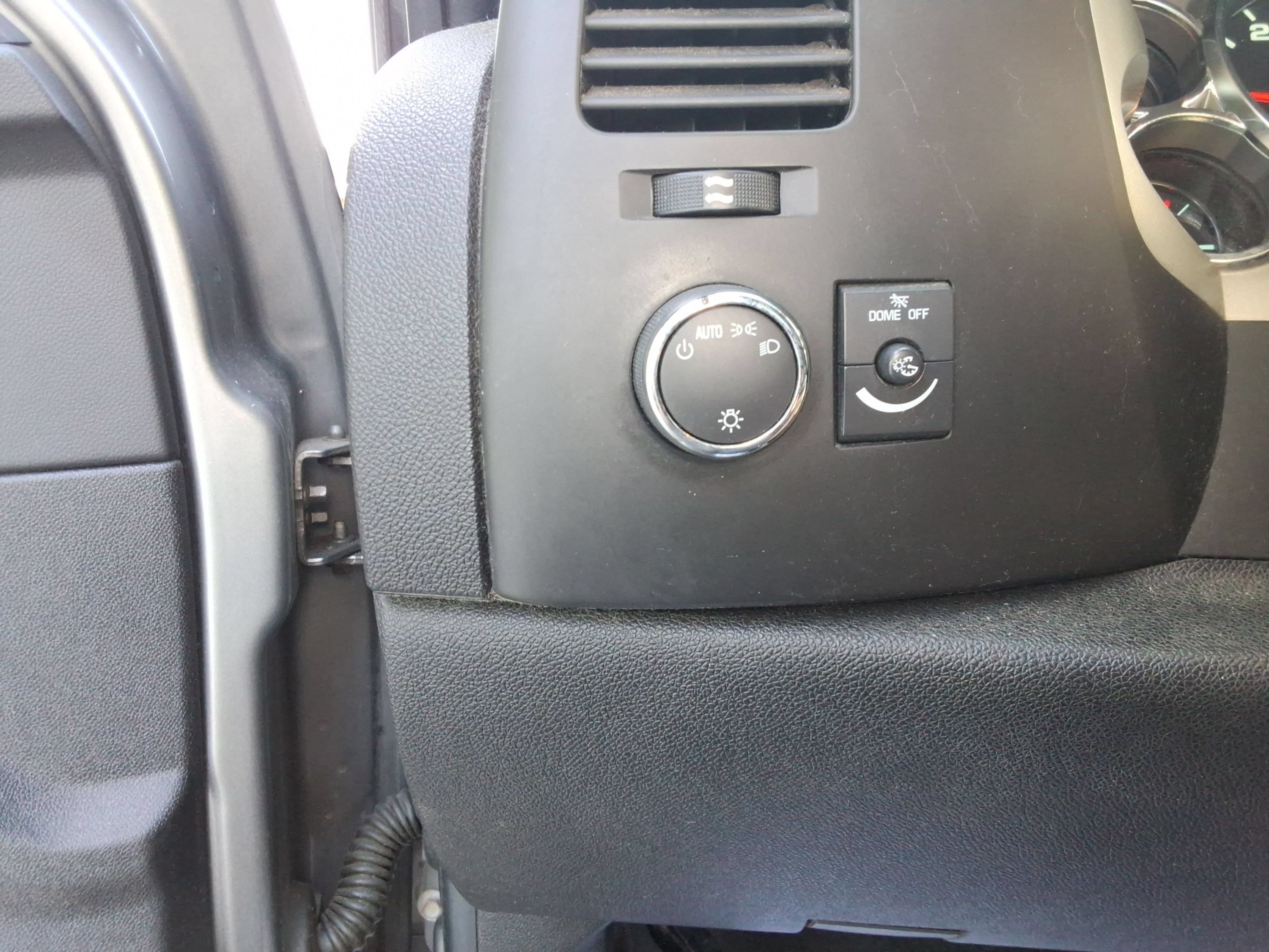 Used 2009 Chevrolet Silverado 1500 LT AWD/4WD image 18