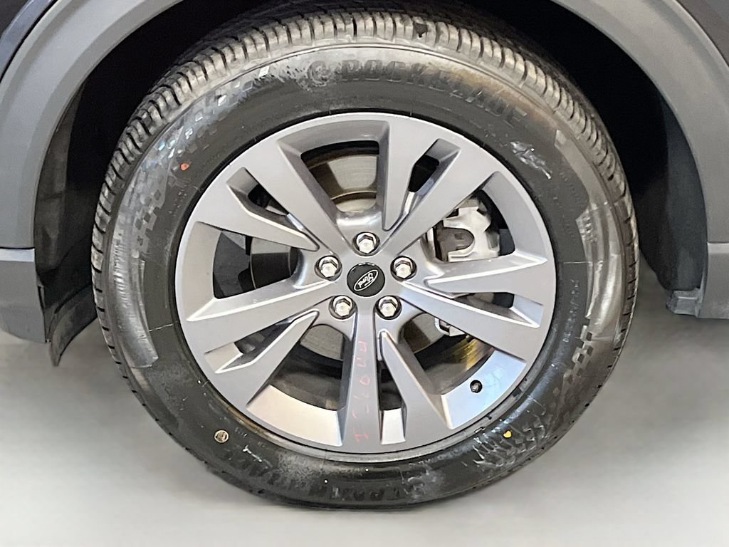 Used 2023 Ford Explorer XLT w/ Equipment Group 202A AWD/4WD image 33
