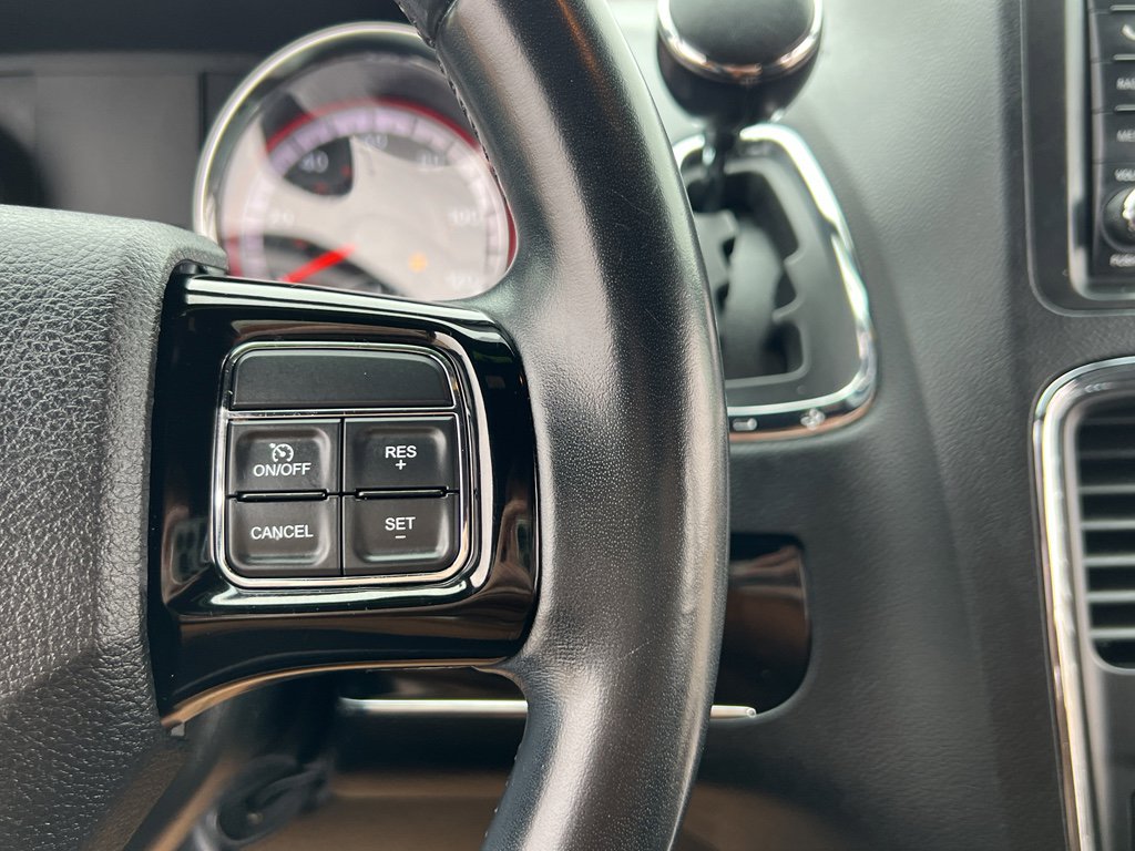 Used 2020 Dodge Grand Caravan SE image 30