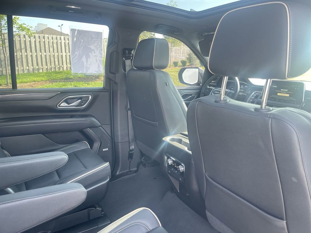 Used 2023 GMC Yukon SLT AWD/4WD image 32