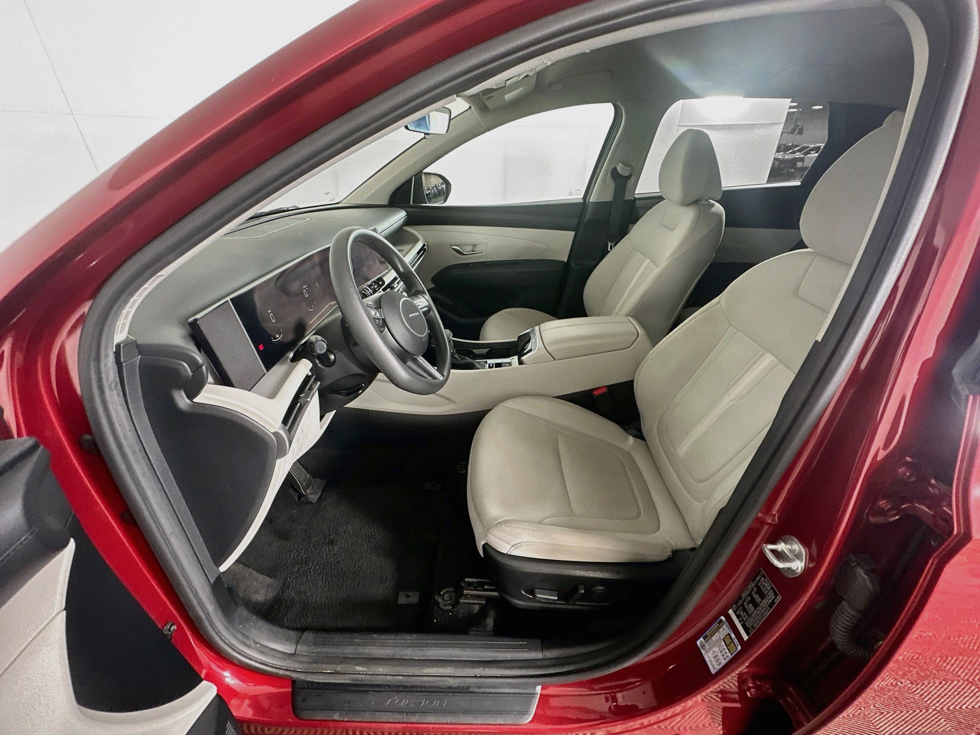 Used 2025 Hyundai Tucson SEL FWD image 13
