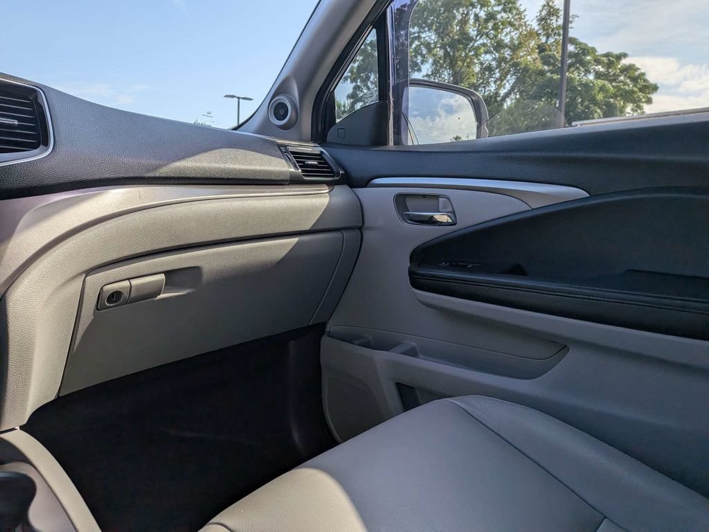 Used 2021 Honda Pilot Special Edition image 16