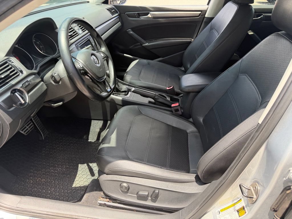 Used 2017 Volkswagen Passat 1.8T R-Line FWD image 22