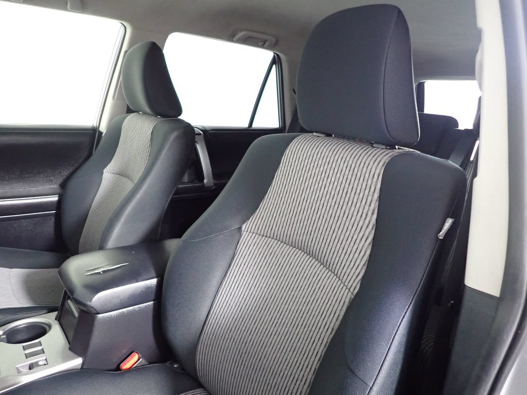Used 2014 Toyota 4Runner SR5 AWD/4WD image 21