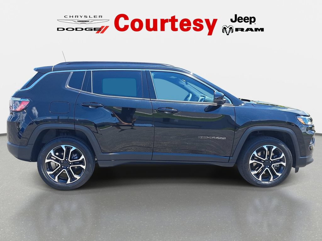 Certified 2023 Jeep Compass Limited AWD/4WD image 3