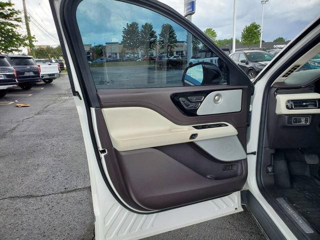 Used 2023 Lincoln Aviator Black Label w/ Dynamic Handling Package AWD/4WD image 8