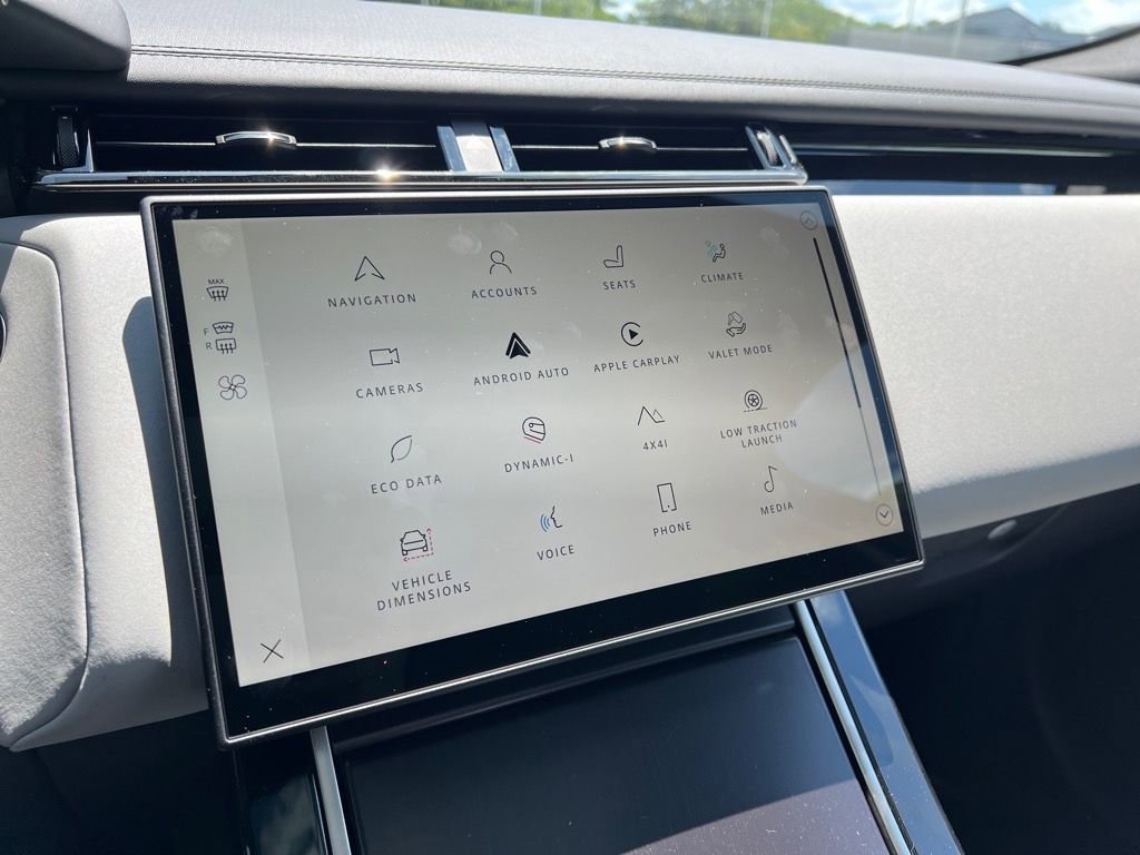 New 2026 Land Rover Range Rover Velar Dynamic SE image 16