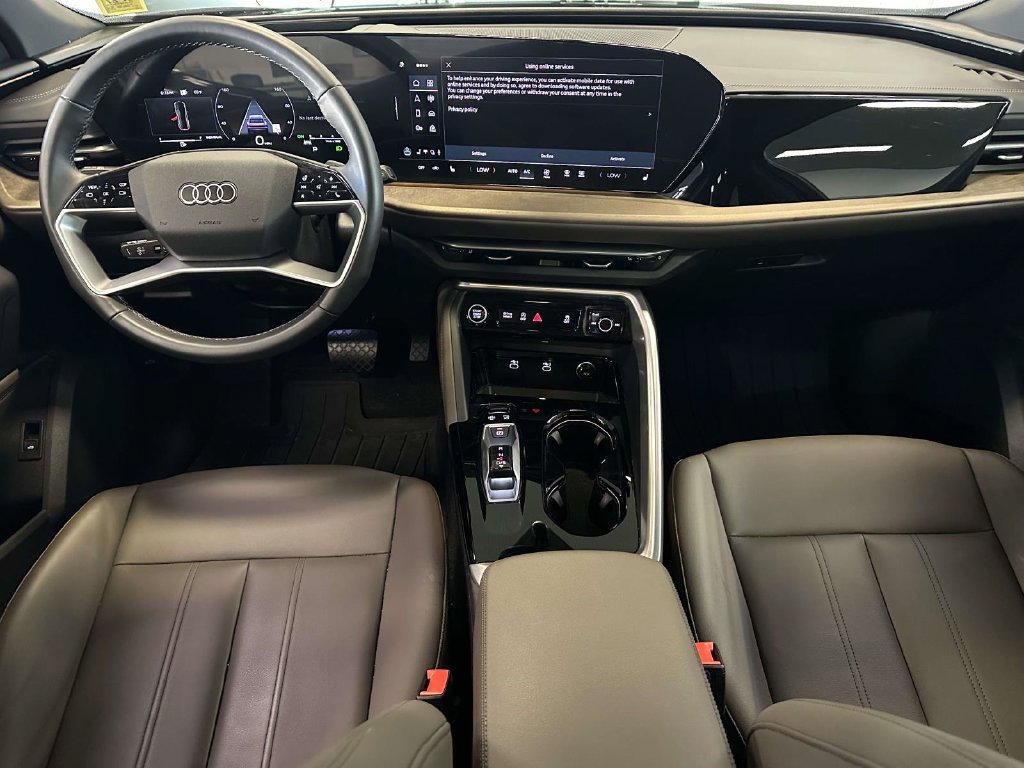 Used 2025 Audi Q5 Premium Plus w/ Premium Plus AWD/4WD image 15