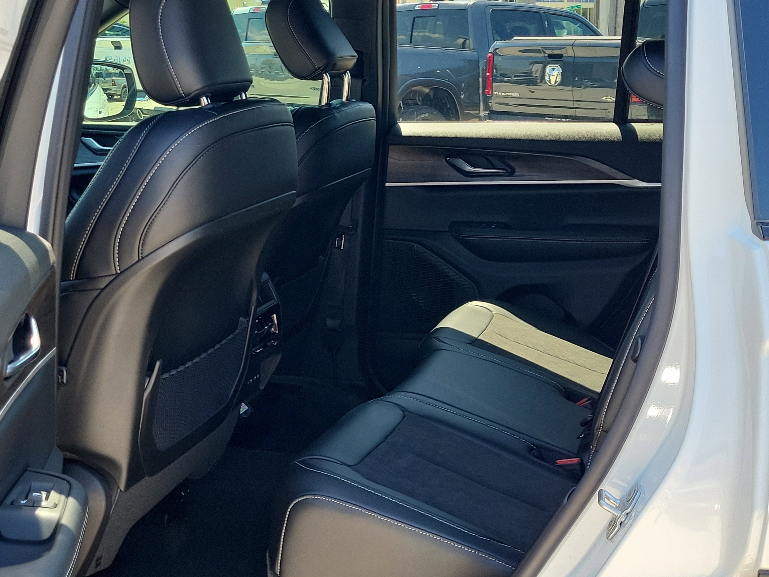 New 2026 Jeep Grand Cherokee Altitude RWD image 12