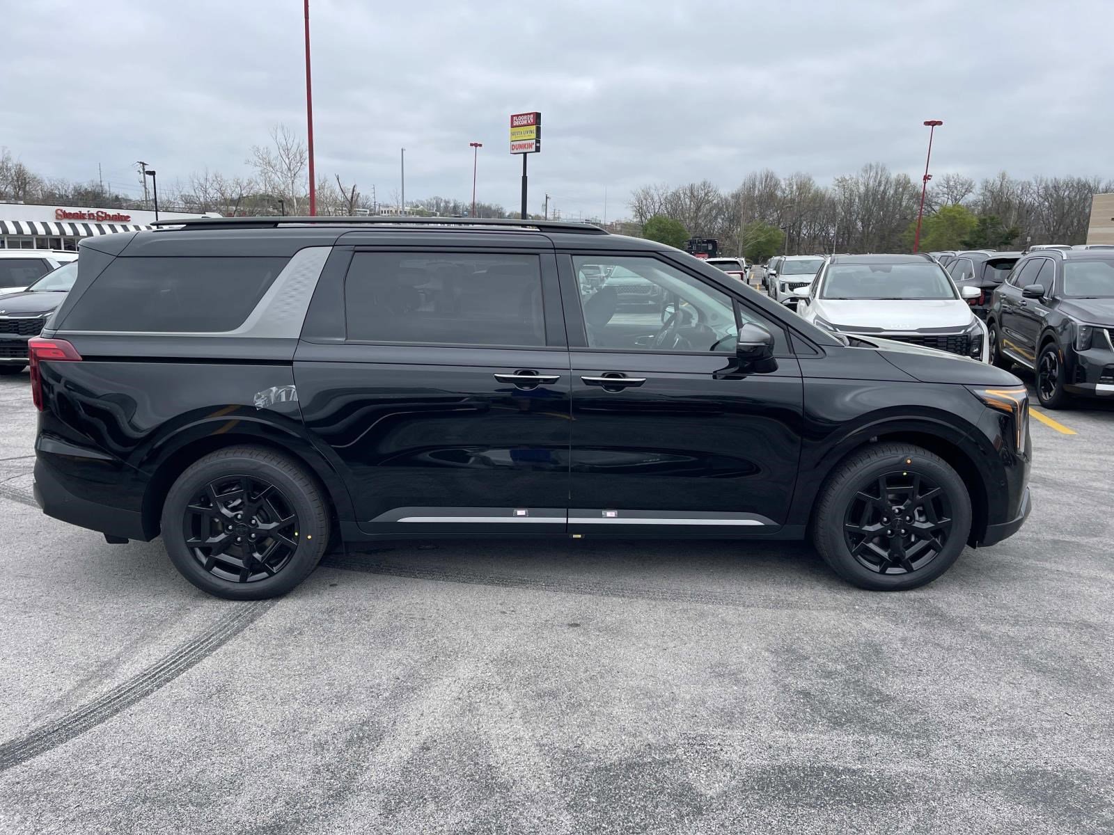 New 2026 Kia Carnival SX image 2